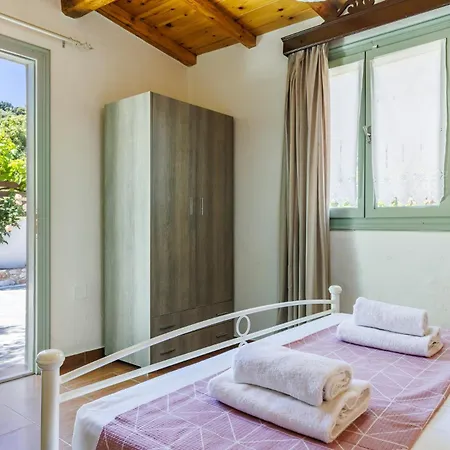 Holiday home Anagennisis Glossa