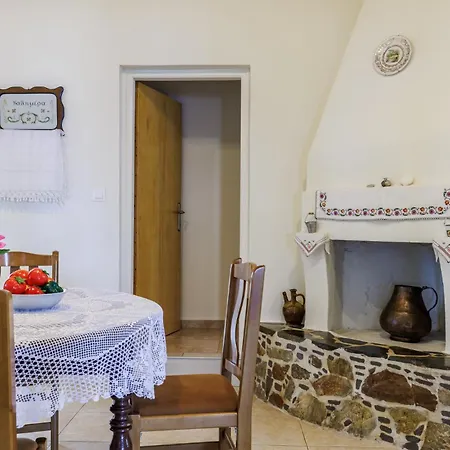 Holiday home Anagennisis Glossa