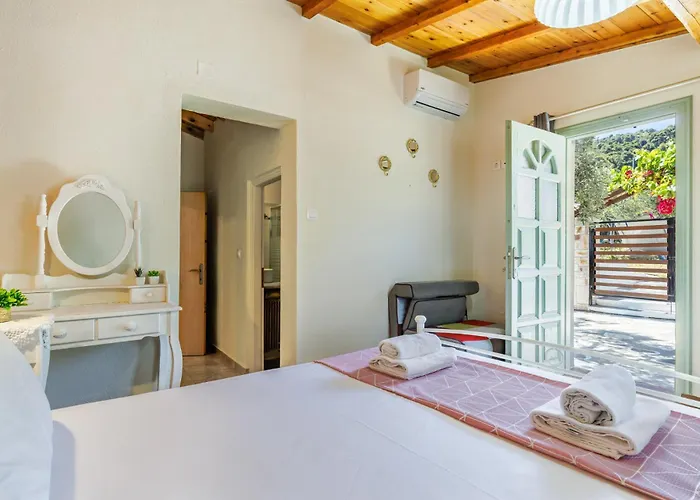 Anagennisis - Sea View & Close To Case de vacanță Glossa